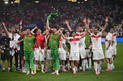 Milliler yarı final aşkına