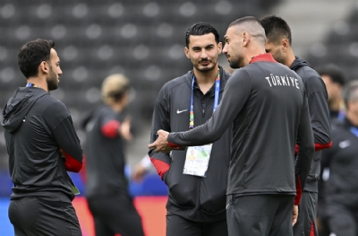 A Milli Futbol Takımı, Berlin Olimpiyat Stadı'nda yürüyüş yaptı