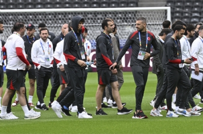 Teşekkürler UEFA! Milli takım kampında futbolcular azgın birer boğaya dönüştü