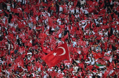 MİLLİ TAKIM HABERLERİ I Alman polisi ortamı germeye devam ediyor! Bozkurtlar için gereksiz uyarı