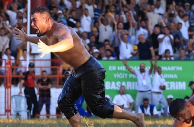 663. Tarihi Kırkpınar Yağlı Güreşleri'nde kazanan başpehlivan belli oldu