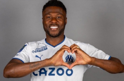 Marsilya Mbemba için teklif bekliyor