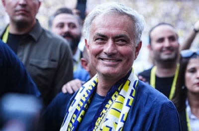Mourinho, AS Roma'ya götüremediği Saint-Maximin'i Fenerbahçe'ye getiriyor