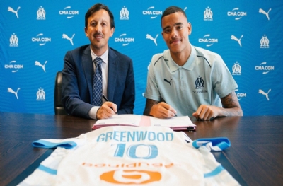 Greenwood imzayı attı