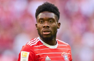   Alman devi, Alphonso Davies'le ters düştü