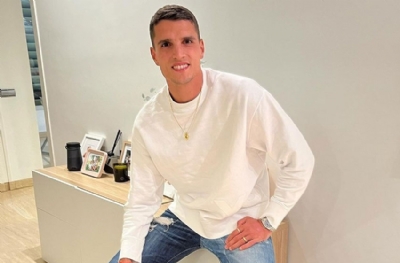 Beşiktaş’a değil AEK’ya gitti! Resmi imzayı attı