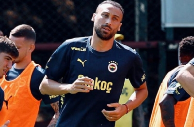 Cenk Tosun'dan Fenerbahçe paylaşımı