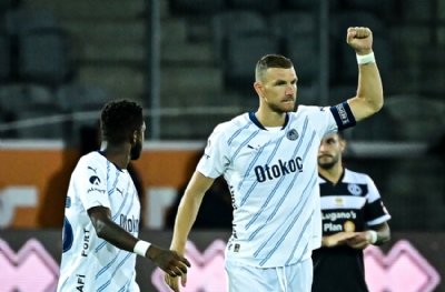Edin Dzeko tarihe geçti