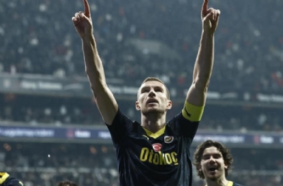 Hat-trick'i ona hediye etti