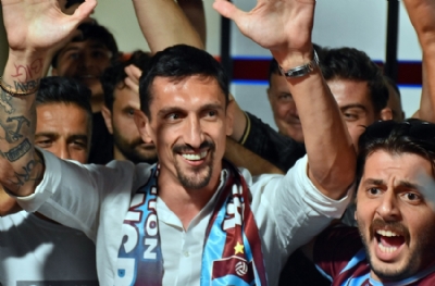 Savic, gelir gelmez veda etti