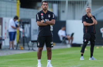 Beşiktaş taraftarı isyanda! van Bronckhorst'a transfer çağrısı
