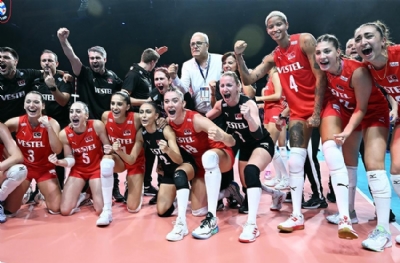  Sultanlar, Paris'te sahne alacak