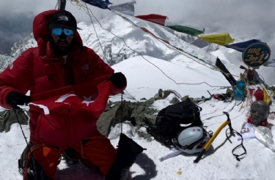 TFF hakemi ve dağcı Doğu Yılmaz, “Kar Leoparı” ünvanı için Lenin Peak’e tırmandı