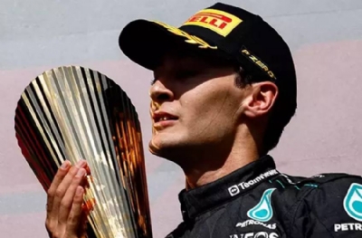 Formula 1'de George Russell diskalifiye edildi! Yarışı Lewis Hamilton kazandı