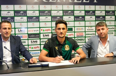 Sakaryaspor, Mustafa Pektemek'i açıkladı