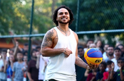 Larkin'in tasarımına katkı verdiği basketbol sahası açıldı