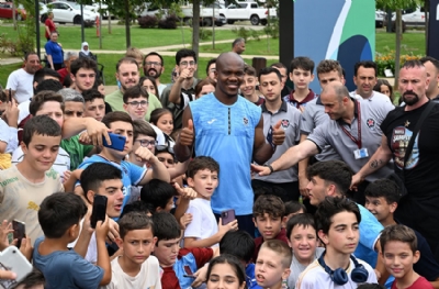 Nwakaeme futbol festivalinde