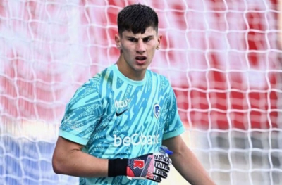 Chelsea’ye 19’luk file bekçisi