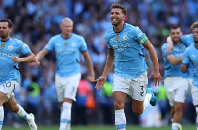 Manchester City sezonu kupayla açtı