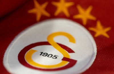 Galatasaray'a 34 yaşına gelmiş sol bek! Emekli olmadan önce