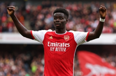 22'lik Bukayo Saka tarihe geçti