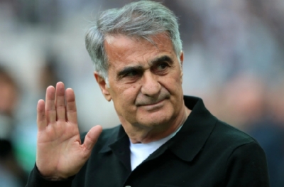 Üç isimden birisiydi! Şenol hoca Trabzon'da okey'ledi!