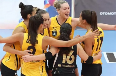 VakıfBank 3-1 Aydın Büyükşehir Belediyespor (MAÇ SONUCU)