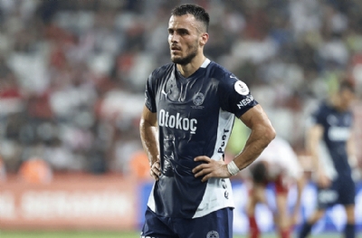 Filip Kostic siftahı yaptı