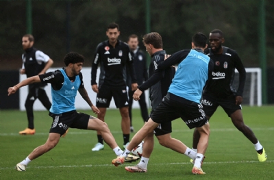 Beşiktaş kondisyon ve taktik çalıştı