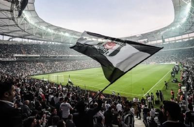 Frankfurt'a, TÜPRAŞ Park uyarısı! 'Dünyanın en gürültülü stadına gidiyorsunuz'