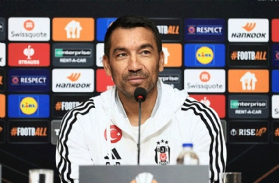 van Bronckhorst'tan Mert Günok açıklaması