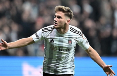 Semih Kılıçsoy zirvenin sahibi