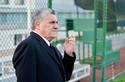 Serdal Adalı'dan yakın markaj