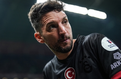 Mertens'e Oumar Niasse cezası! 2 maç men