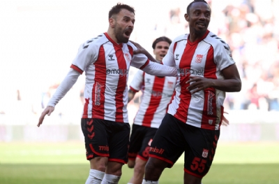 Net Global Sivasspor-Göztepe:3-1 (MAÇ SONUCU)