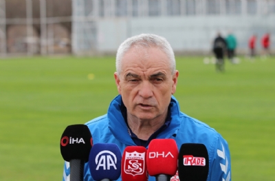 Rıza Çalımbay takımdan umutlu