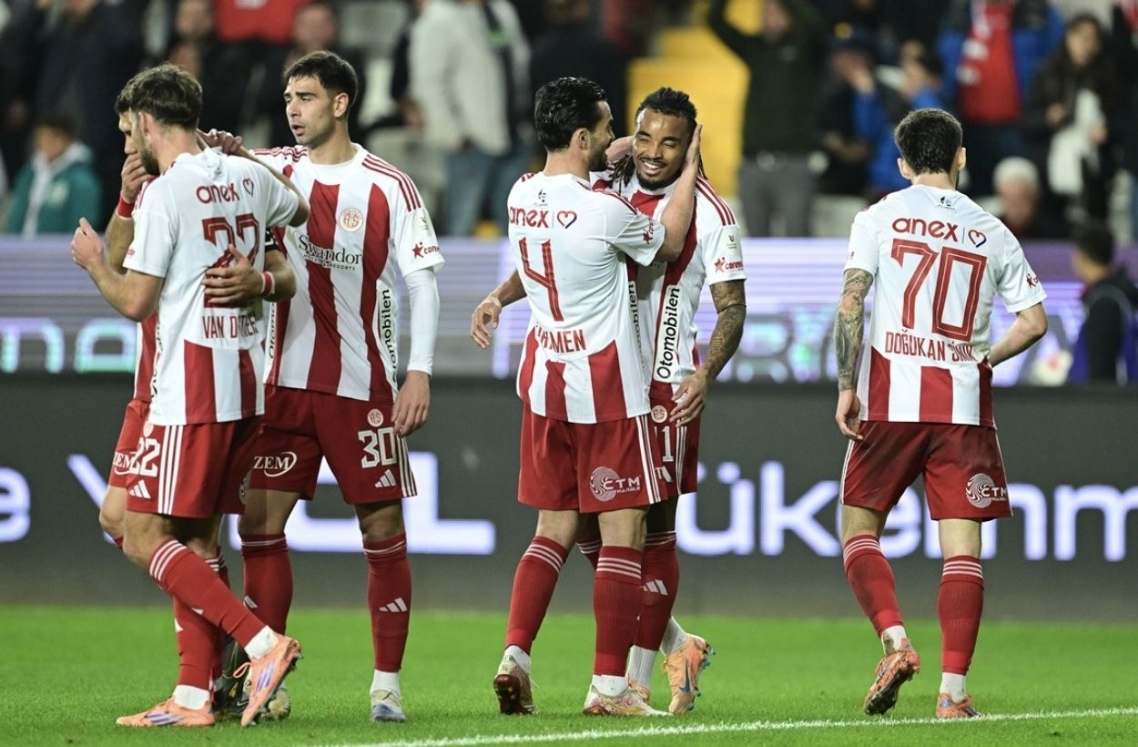 Antalyaspor-Samsunspor: 3-1  (MAÇ SONUCU)