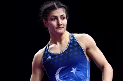 Milli sporcu Elvira Süleyman Kamaloğlu finale yükseldi