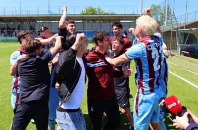 Gençler yaptı yapacağını: Şampiyon Trabzonspor