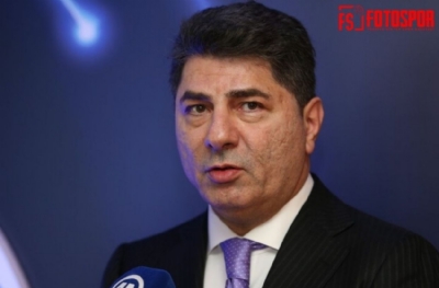 Hakan Safi'nin zor kararı: Hemen şampiyonluk mu, dünya kulübü olmak mı?