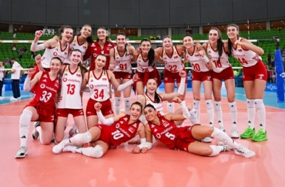 Filenin Sultanları Polonya'yı 3-2 mağlup etti