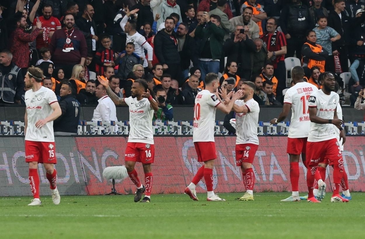 Esenler Erokspor-Arca Çorum FK:0-2  (MAÇ SONUCU)