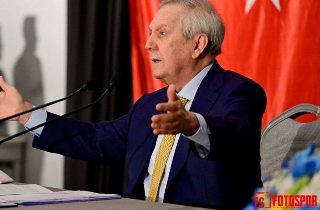 Galatasaray bayrakları engel oldu: Aziz Yıldırım iptal etti