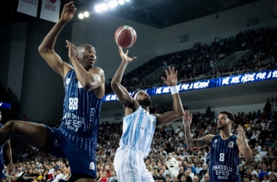 Türk Telekom-Anadolu Efes:70-77 (MAÇ SONUCU)