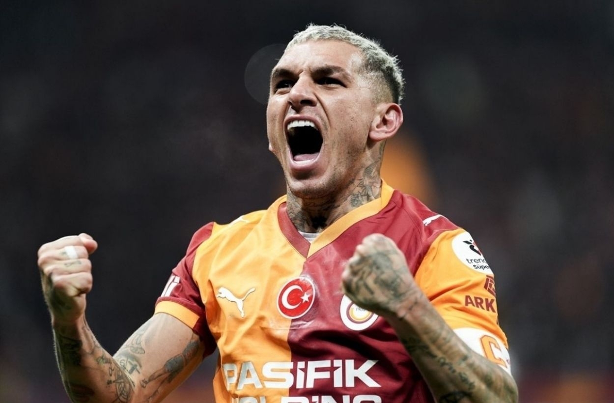 'Senede bir gol atıyor': Torreira canlı yayında açıkladı