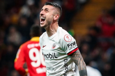 Trabzonspor'un yeni sol kanadıyla anlaştı! Metehan Mimaroğlu ile el sıkışıldı