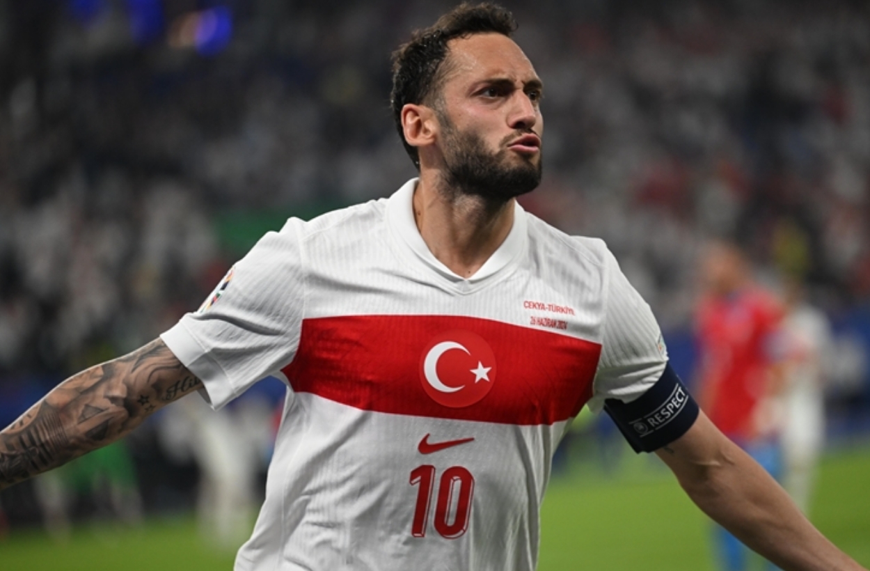 Hakan Çalhanoğlu'ndan transfer cevabı! Venezuela maçı sonras