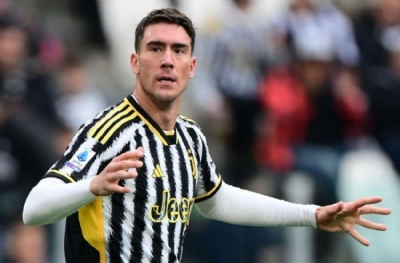 Vlahovic boşa çıkıyor: Ama babası kendisi için 30 milyon istiyor!