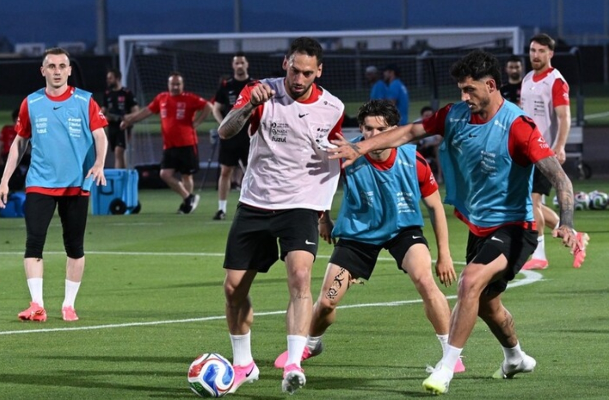 Türkler A Milli Futbol Takımını Arizona'da yalnız bırakmadı