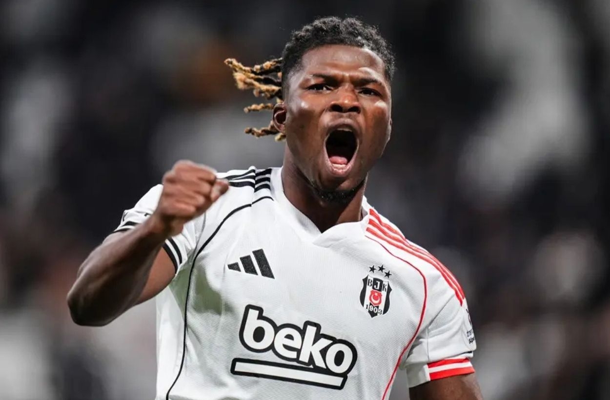 Aziz Yıldırım'dan ters köşe: Golcü Beşiktaş'tan geliyor